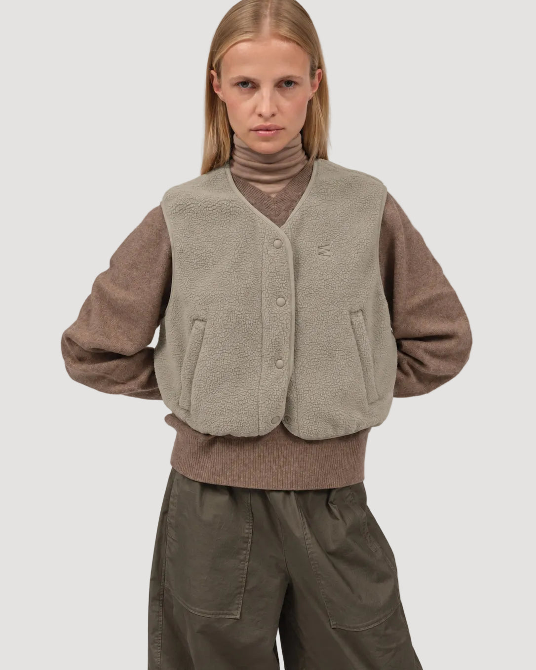 BELVA FLEECE VEST PALE OLIVE