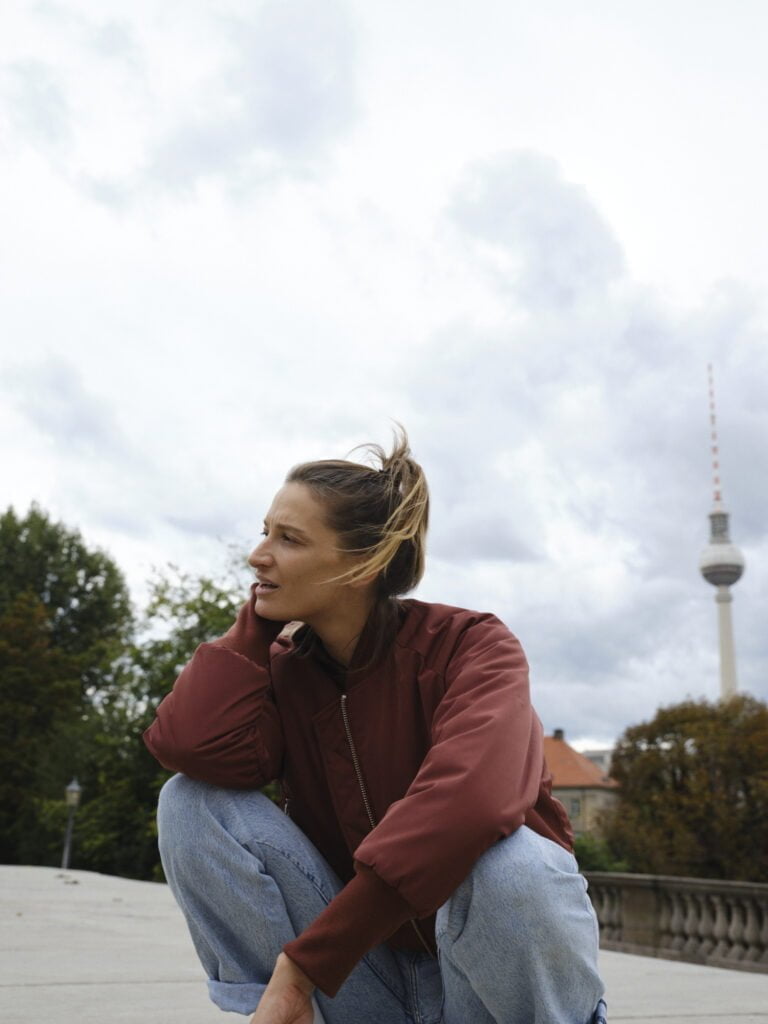 We met feminist artist Annique Delphine in Berlin for our Embassador series - Embassy of Bricks and Logs - Premium Ethical Outerwear