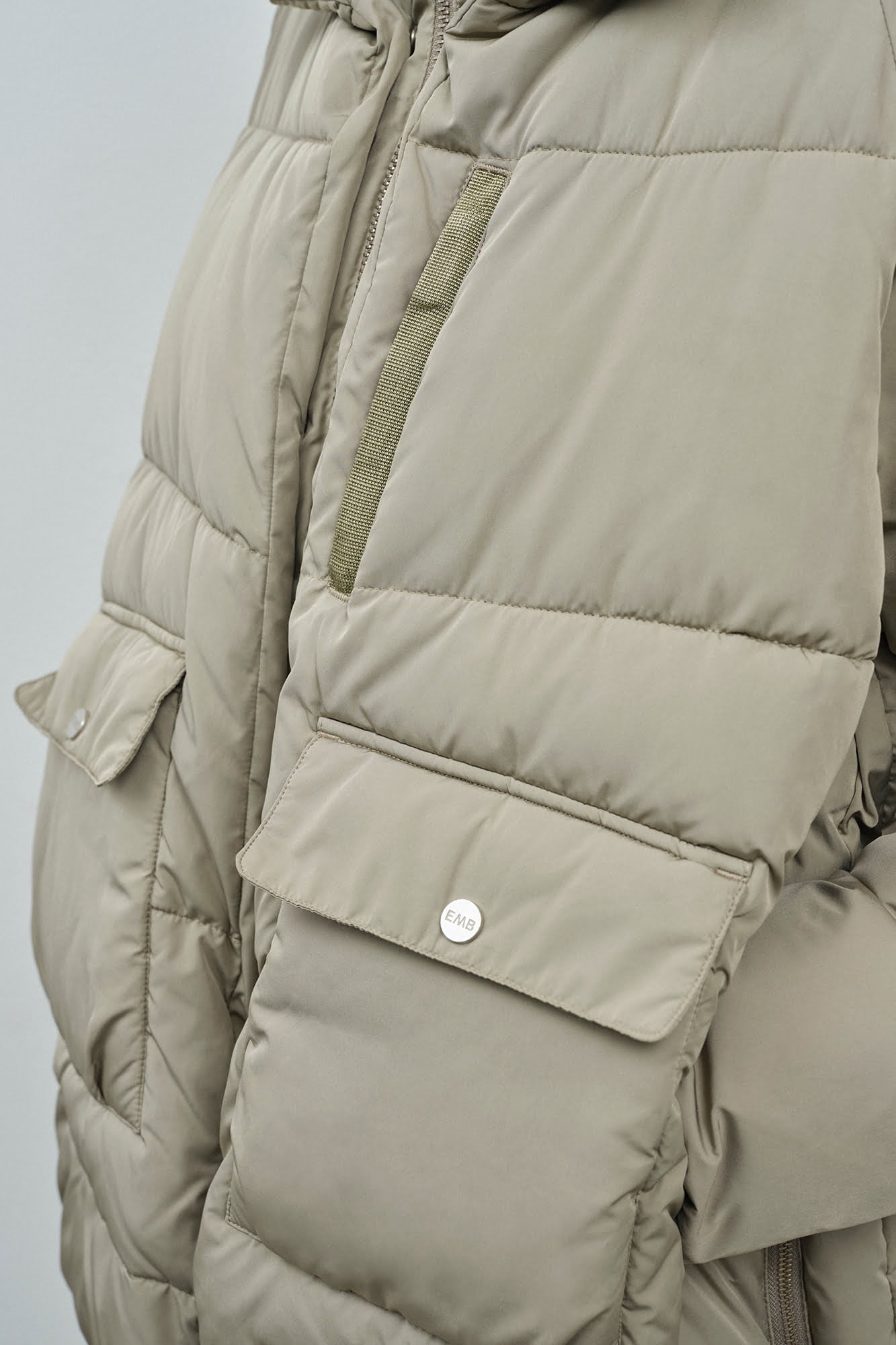 lyndon-puffer-jacket-pale-olive-embassy-of-bricks-and-logs-035 (1 ...